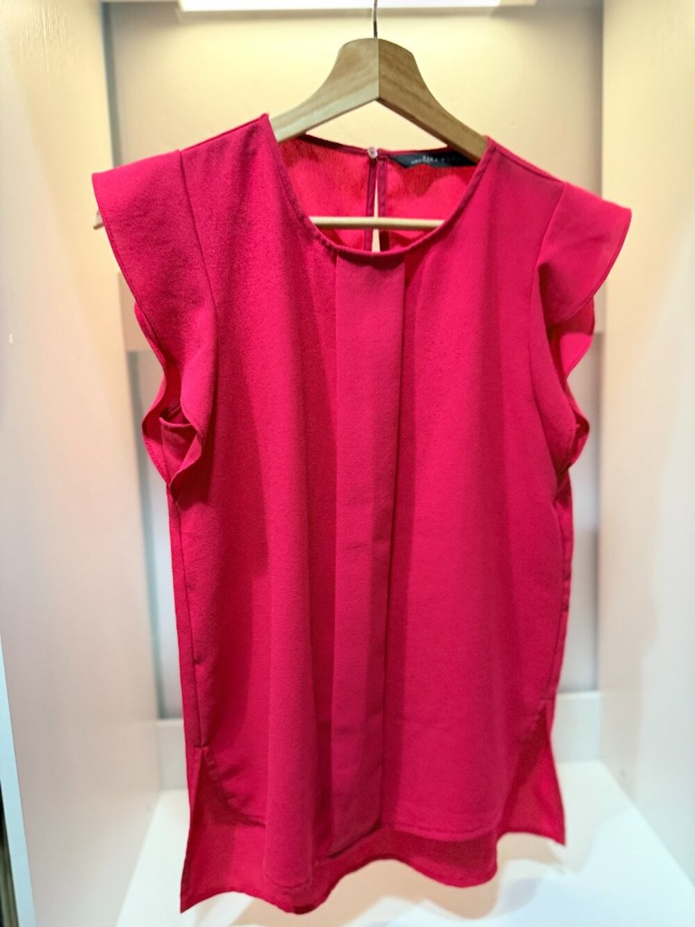 Zara Pink Flutter Sleeve Crepe Top - Center Pleat Keyhole Back Blouse XS